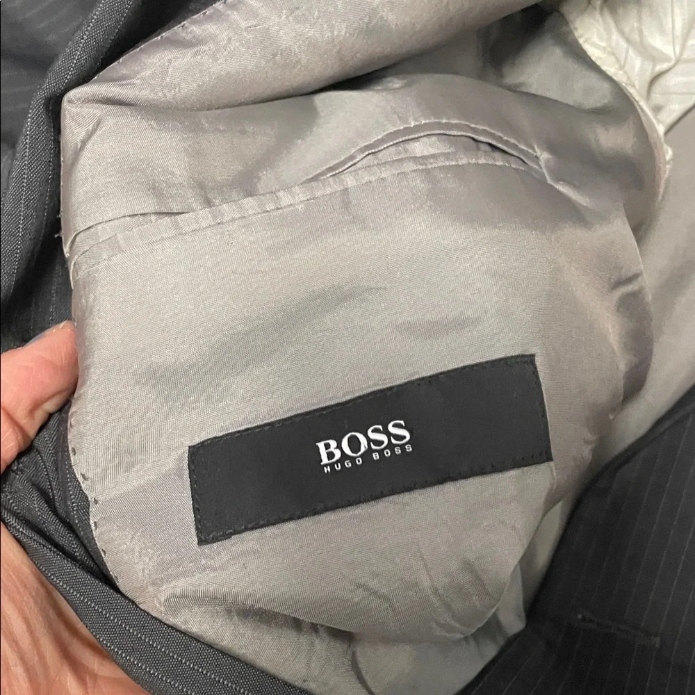 Hugo boss mohair wool Gray Pinstripe Suit Jacket & Trousers - Picture 3 of 12